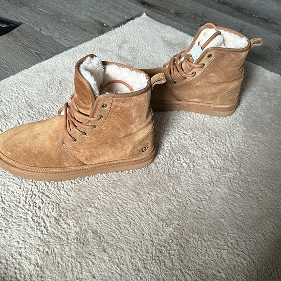 Men’s uggs - Picture 3 of 3